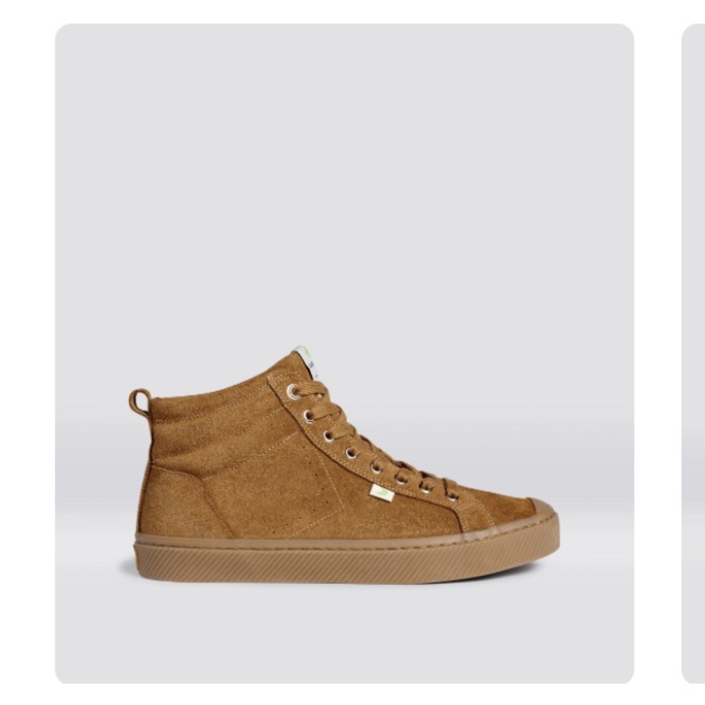EUC Cariuma all camel suede OCA high sneakers
